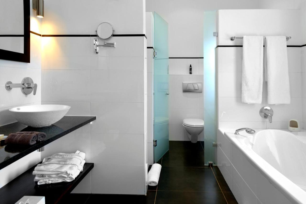 Plumwood Boutique Hotel By The Living Journey Collection Franschhoek Bagian luar foto