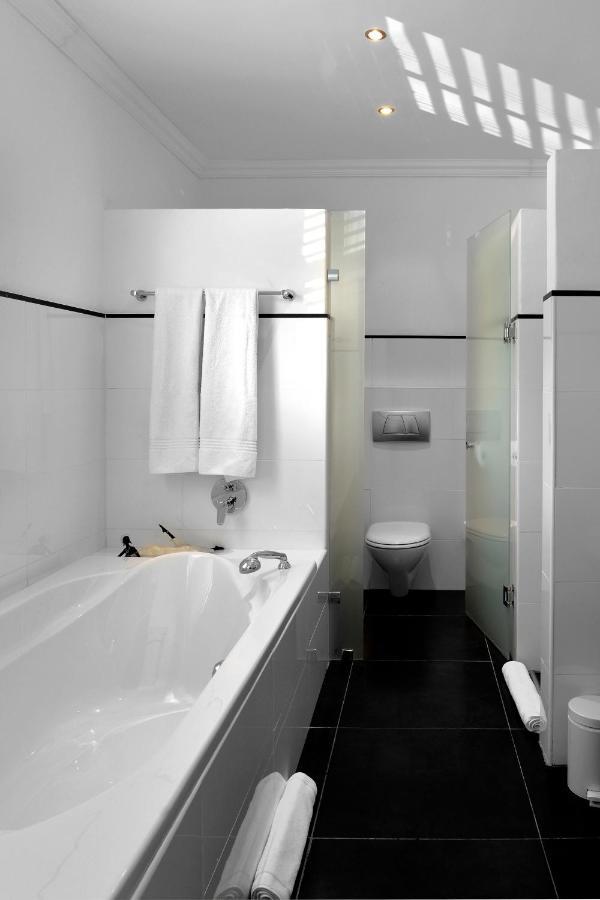 Plumwood Boutique Hotel By The Living Journey Collection Franschhoek Bagian luar foto